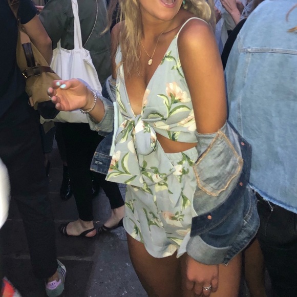 Floral Flowy Romper with a Cut Out and Bow - Picture 3 of 6